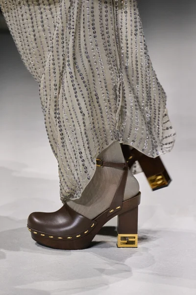 Look 7
